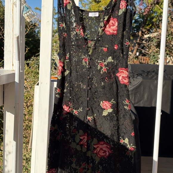 TOBI BLACK ROSE LACE DRESS - Picture 7 of 7